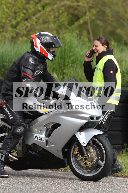 Archiv-2025/10 23.04.2025 Cornu Master School ADR/rot-rouge/22